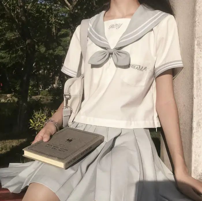 宴律,你的白月光回国了