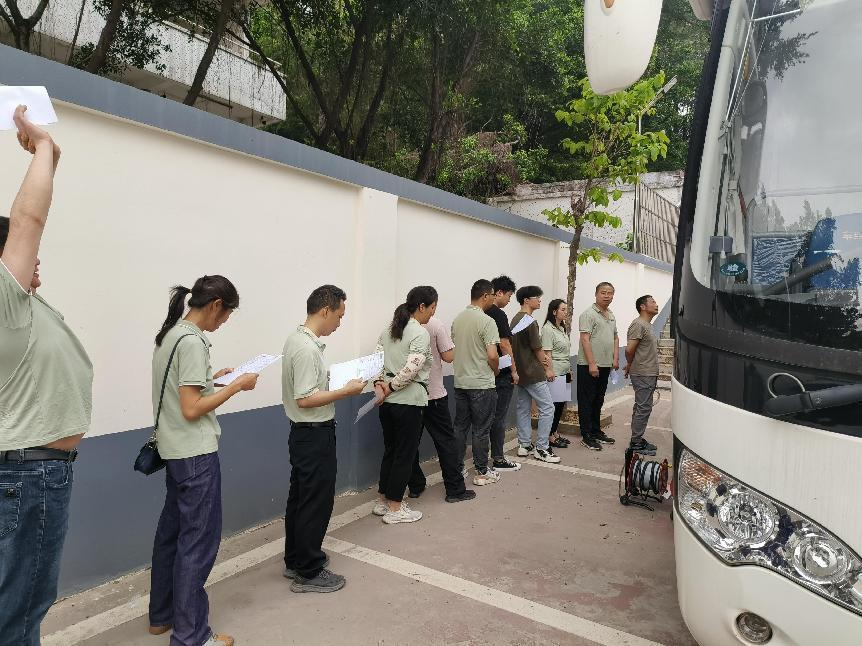 守护员工健康，港澳宝奥苹果手机全员体检温暖启动